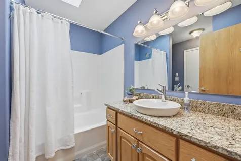 3327 46 Avenue S Fargo ND 58104