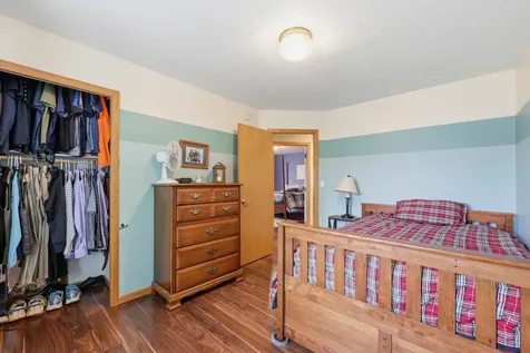 3327 46 Avenue S Fargo ND 58104