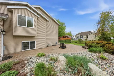 3327 46 Avenue S Fargo ND 58104