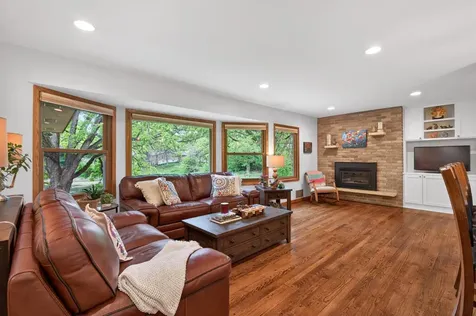 1842 Beecher Drive Eagan MN 55122