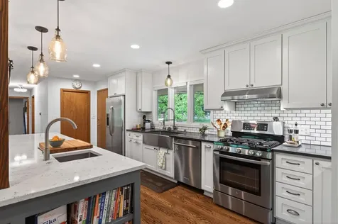 1842 Beecher Drive Eagan MN 55122