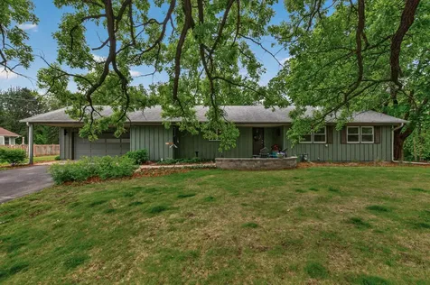 1842 Beecher Drive Eagan MN 55122