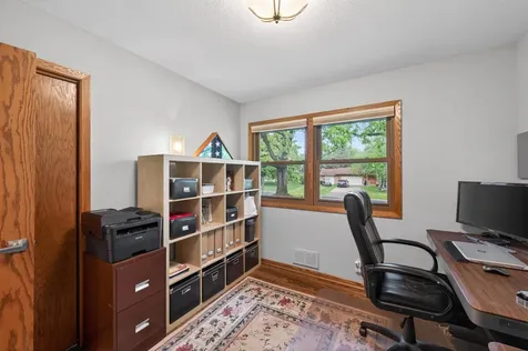 1842 Beecher Drive Eagan MN 55122