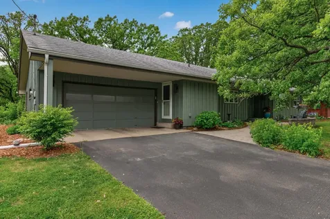 1842 Beecher Drive Eagan MN 55122