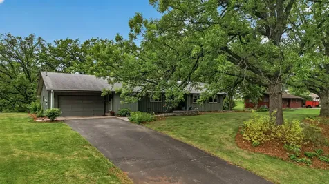 1842 Beecher Drive Eagan MN 55122