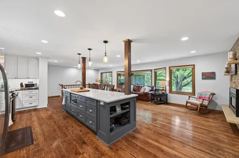 1842 Beecher Drive Eagan MN 55122
