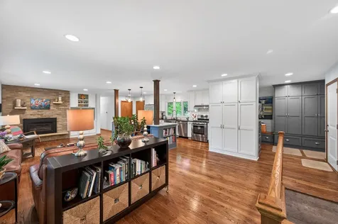 1842 Beecher Drive Eagan MN 55122