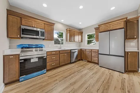 515 Benzel Avenue SW Madelia MN 56062