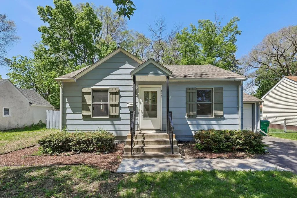 5327 Colfax Avenue N Brooklyn Center MN 55430