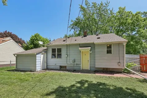 5327 Colfax Avenue N Brooklyn Center MN 55430