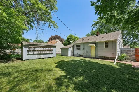 5327 Colfax Avenue N Brooklyn Center MN 55430