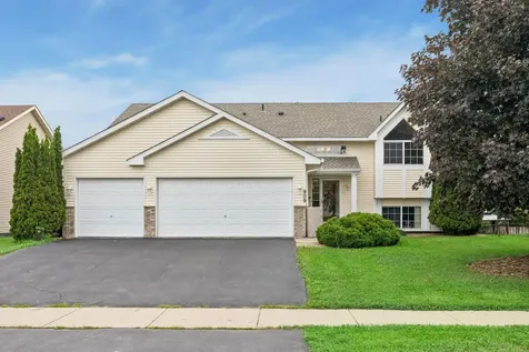 909 Basenji Curve Shakopee MN 55379