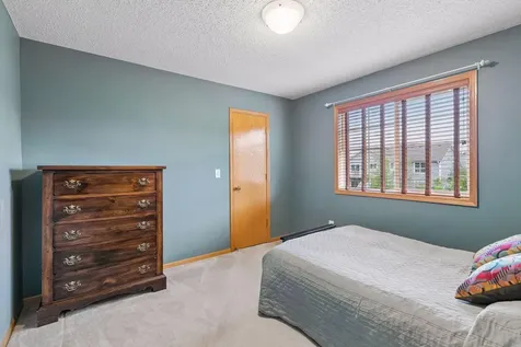 909 Basenji Curve Shakopee MN 55379