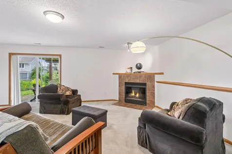 909 Basenji Curve Shakopee MN 55379