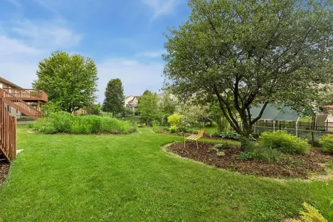 909 Basenji Curve Shakopee MN 55379