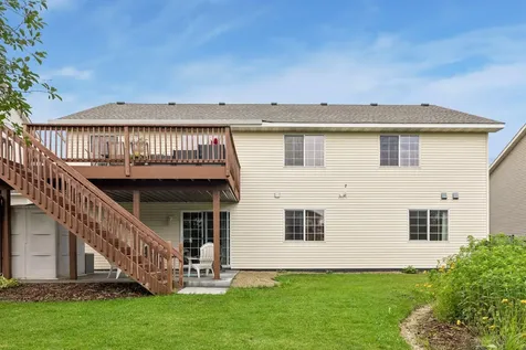 909 Basenji Curve Shakopee MN 55379