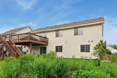 909 Basenji Curve Shakopee MN 55379
