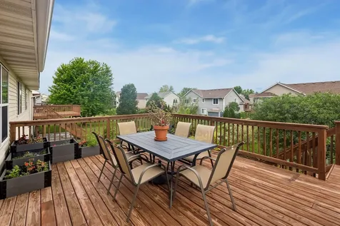 909 Basenji Curve Shakopee MN 55379
