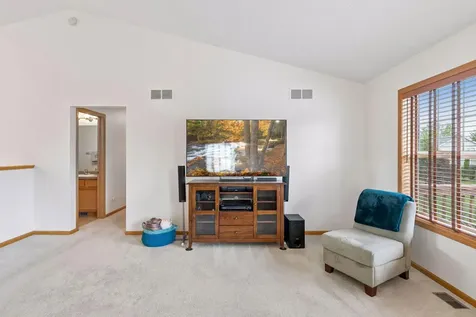 909 Basenji Curve Shakopee MN 55379