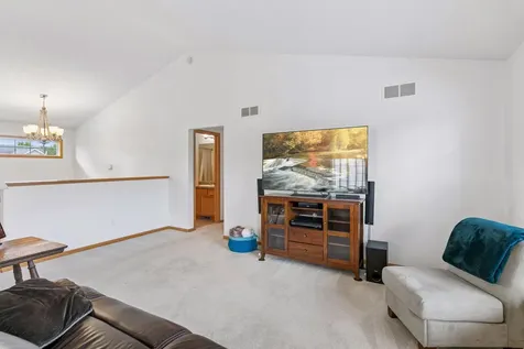 909 Basenji Curve Shakopee MN 55379