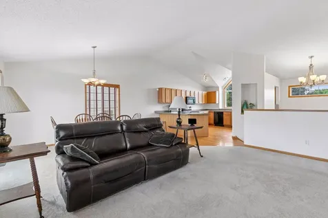 909 Basenji Curve Shakopee MN 55379