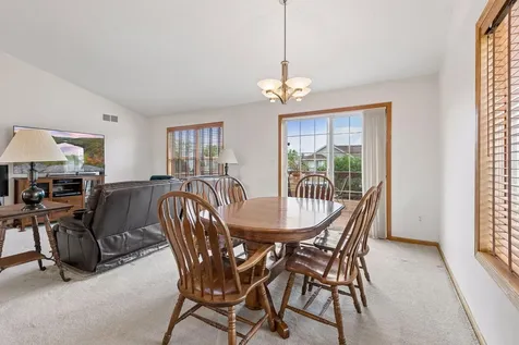 909 Basenji Curve Shakopee MN 55379