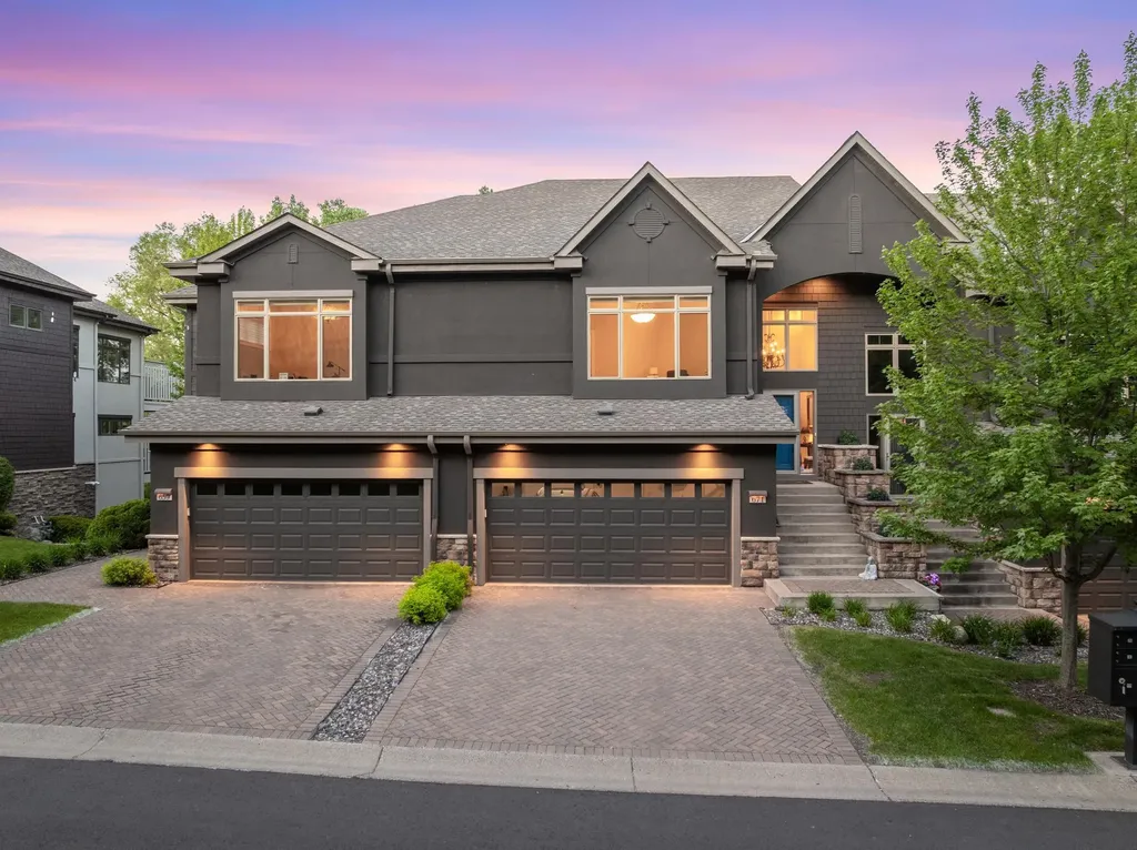 671 Willoughby Way E Minnetonka MN 55305