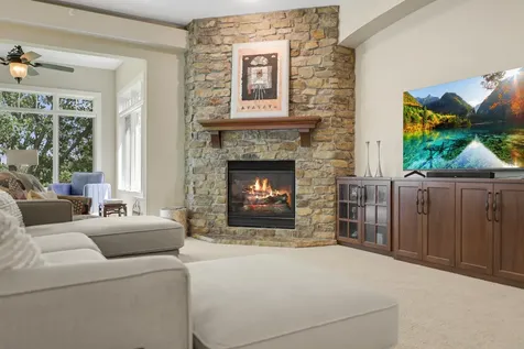 671 Willoughby Way E Minnetonka MN 55305