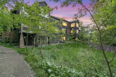 671 Willoughby Way E Minnetonka MN 55305