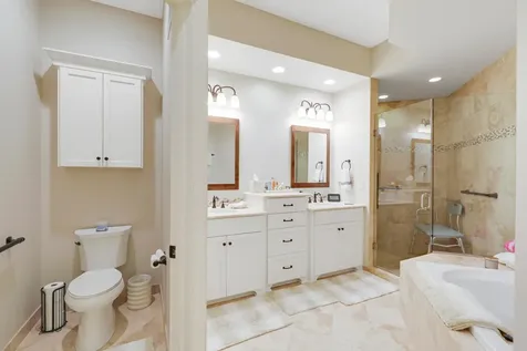 671 Willoughby Way E Minnetonka MN 55305