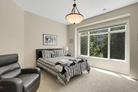 671 Willoughby Way E Minnetonka MN 55305