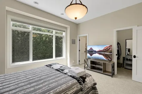 671 Willoughby Way E Minnetonka MN 55305