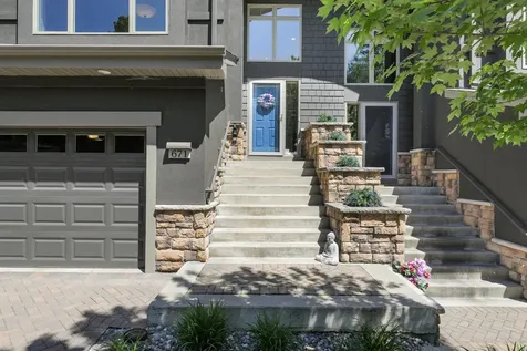 671 Willoughby Way E Minnetonka MN 55305