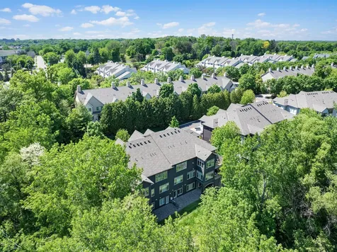 671 Willoughby Way E Minnetonka MN 55305