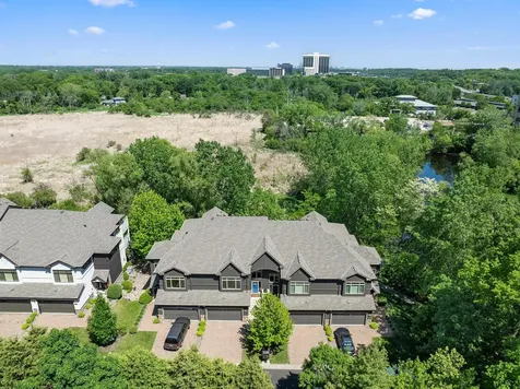 671 Willoughby Way E Minnetonka MN 55305