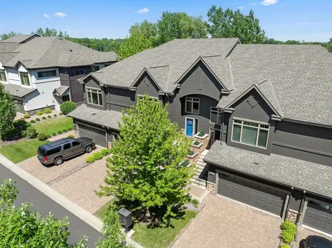 671 Willoughby Way E Minnetonka MN 55305