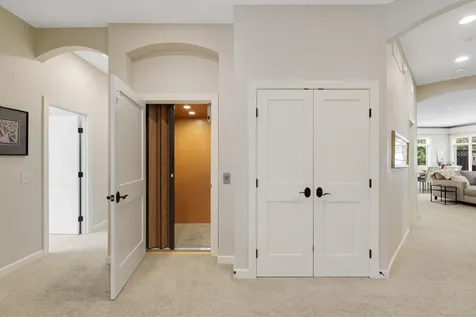 671 Willoughby Way E Minnetonka MN 55305