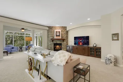 671 Willoughby Way E Minnetonka MN 55305