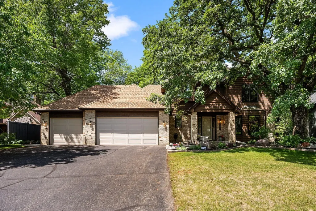 4769 White Oak Court Eagan MN 55122