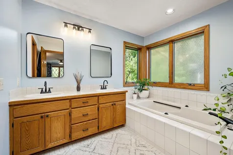 4769 White Oak Court Eagan MN 55122
