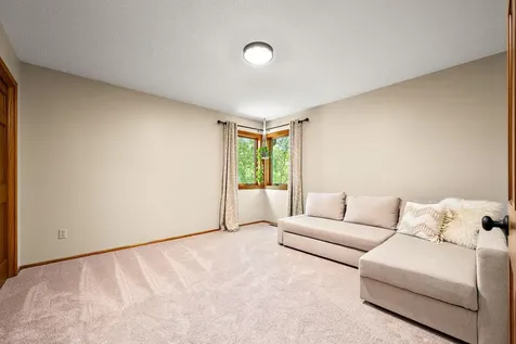 4769 White Oak Court Eagan MN 55122