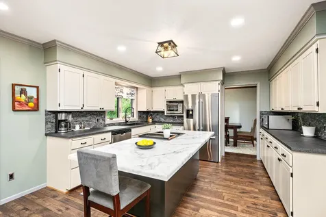 4769 White Oak Court Eagan MN 55122