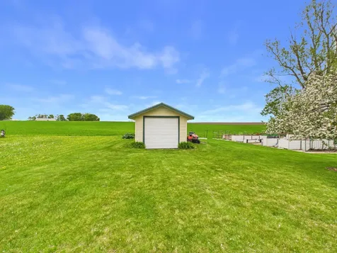 413 1st Avenue N Freeport MN 56331