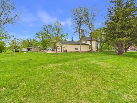 413 1st Avenue N Freeport MN 56331