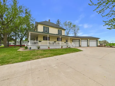 413 1st Avenue N Freeport MN 56331