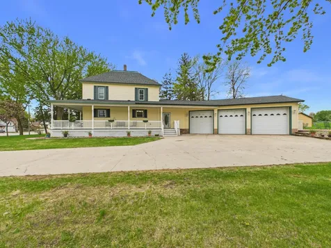 413 1st Avenue N Freeport MN 56331