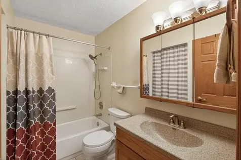 1601 N Innsbruck Drive Fridley MN 55432