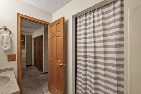 1601 N Innsbruck Drive Fridley MN 55432
