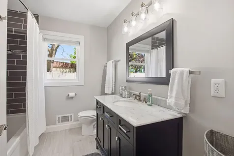 4850 W 64th Street Edina MN 55435