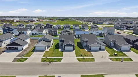 7252 26th Street S Fargo ND 58104
